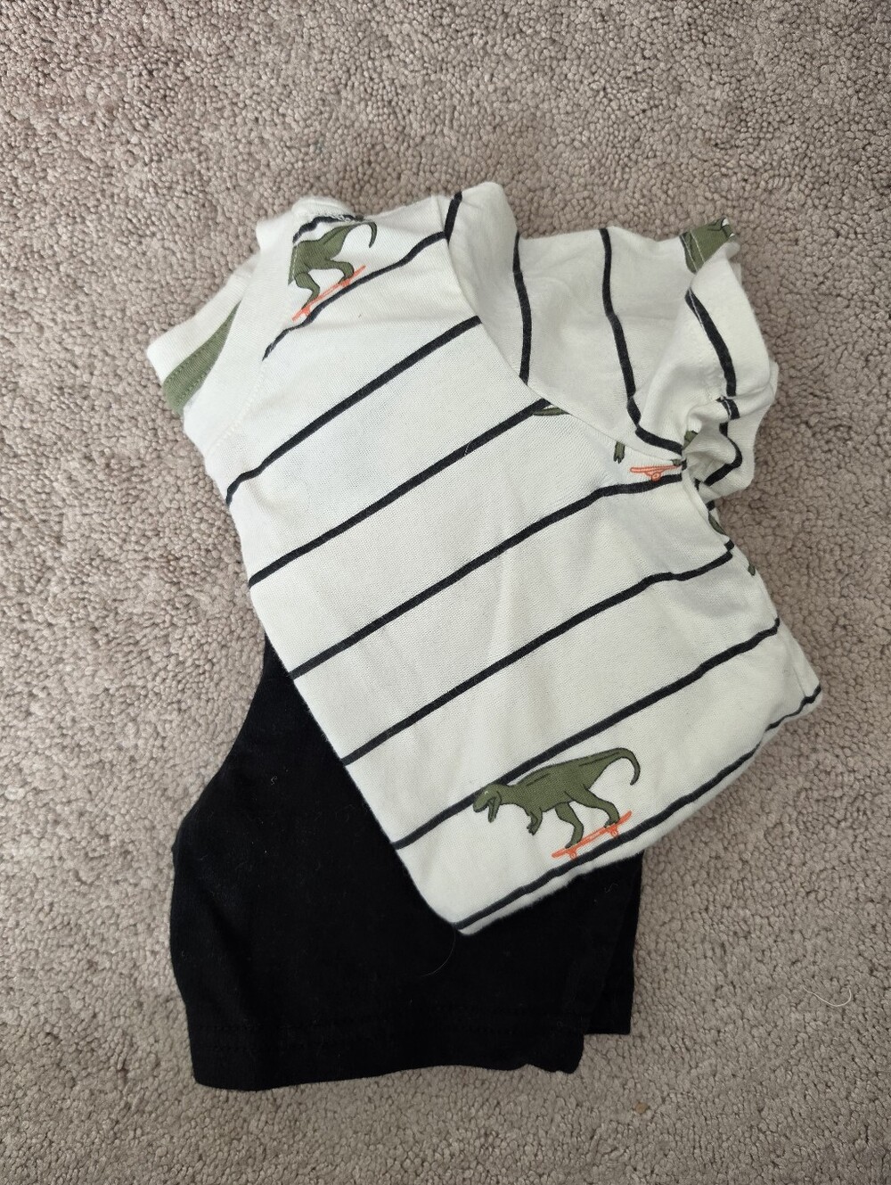 Boys 2T Clothing Bundle - Picture 2 of 2